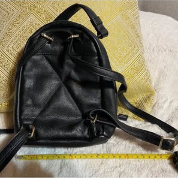 GUESS Black Logo Mini Backpack – Stylish & Compact Everyday Essential! - Picture 2 of 3